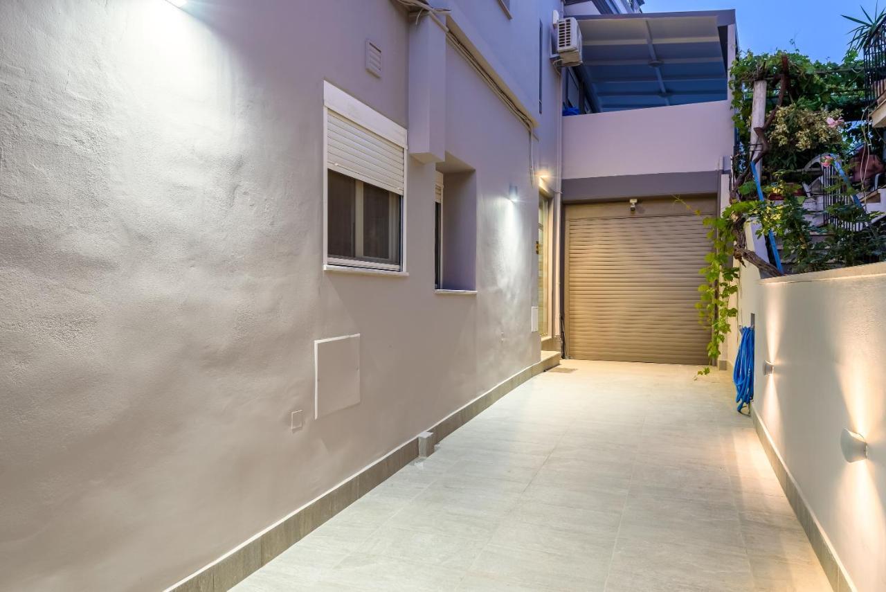 Luxury Villa In City Center With Rooftop Swimming Pool Hriszí Aktí Haniá Kültér fotó