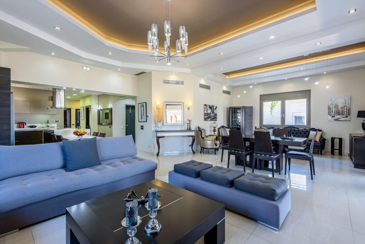 Luxury Villa In City Center With Rooftop Swimming Pool Hriszí Aktí Haniá Kültér fotó